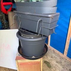 planting pots with water tray, various sizes available,