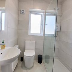 "Pris April White" Bathroom Wall Tiles - 6.6 sq meters