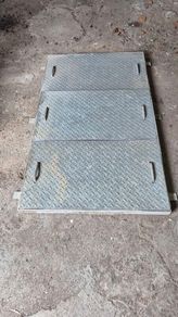 Manhole chequer plate