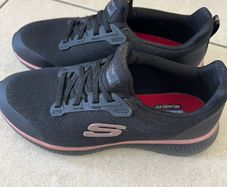 women sport shoes
