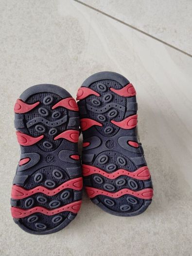 boys sandals.size 26