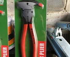 Fencing plier