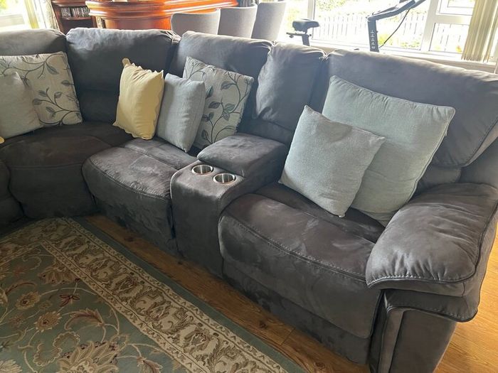 Corner sofa 6 seater 3 reclining  sofas all in per