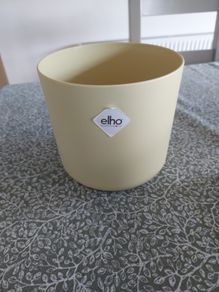Plant pot