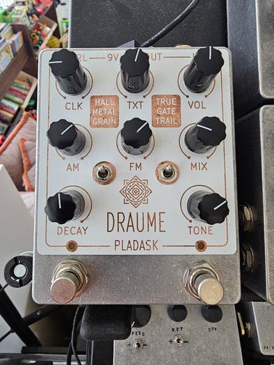 Pladask Draume guitar pedal