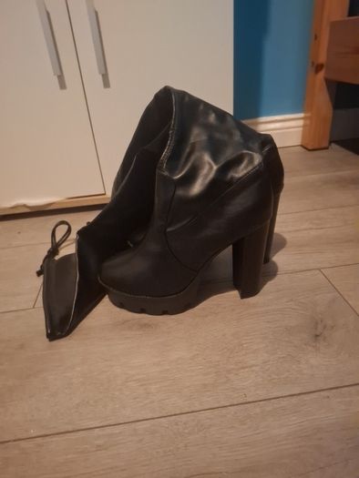 Womens boots size UK7/41