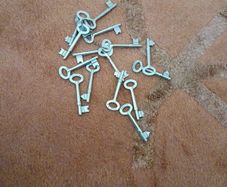internal door keys
