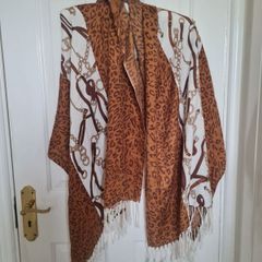 Large leopard print scarf