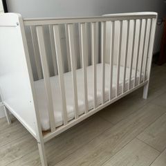 baby cot with mattress