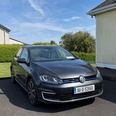 2016 Volkswagen Golf GTE