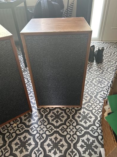 2x Quadraflex Speakers