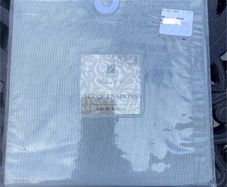 4 brand new napkins