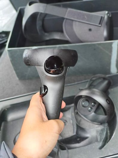 Oculus Quest VR Gaming Headset