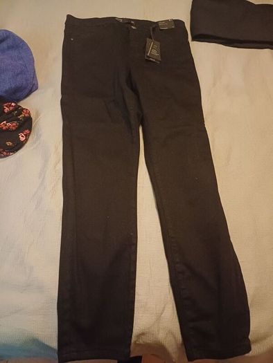Jeans NEW