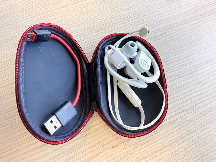 Powerbeats 3 wireless - like new