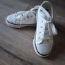 White canvas sneakers size 9 Image 2