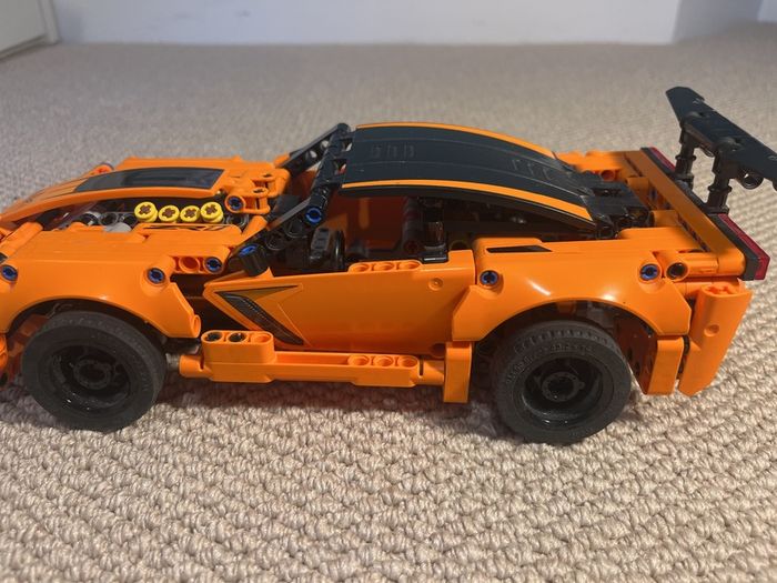 2 Lego Technic car