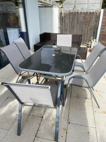 6 Seater Table & Chairs