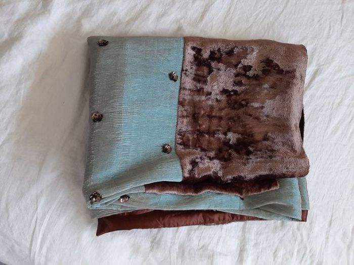Elegant throw