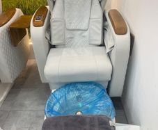 pedicure chairs (x3)