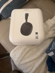 headphones Sony M6