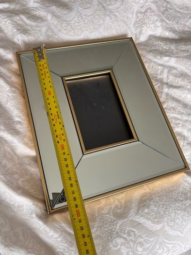 Bevelled frames