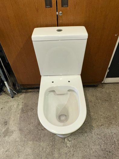 Brand New Toilet,cistern And Lid