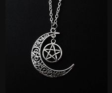 Goth Style Pendant + matching earrings available
