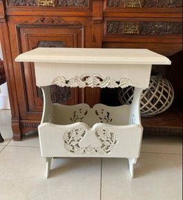 Magazine Stand