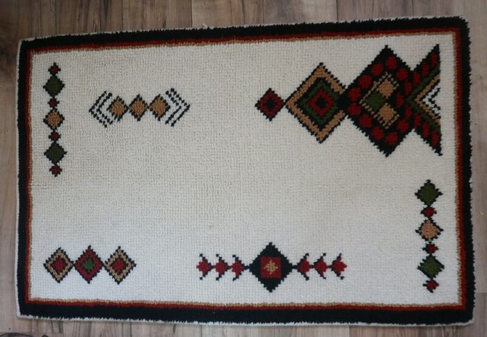 Scandinavian Handmade Thick Wool Rug with geometric pattern 48" X 31"