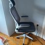 Confortable white Chair Image 4