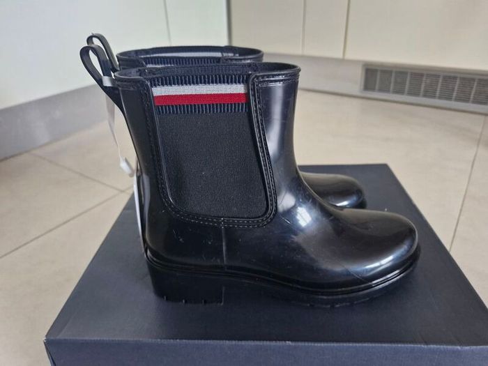 Tommy Hilfiger Signature Elastic Cleat Rain Boots Black s. 4/37