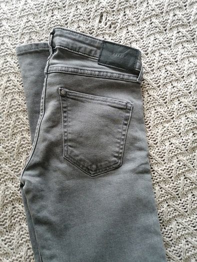 Grey jeans from H&M, low waist small fit, XS.