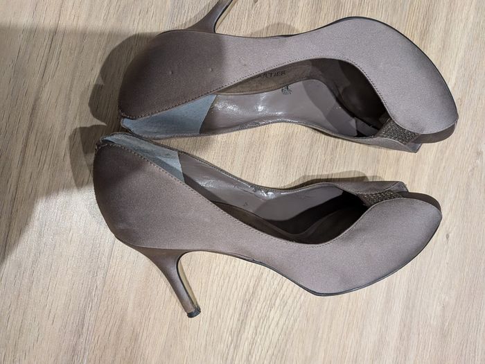 Footwear 37/4