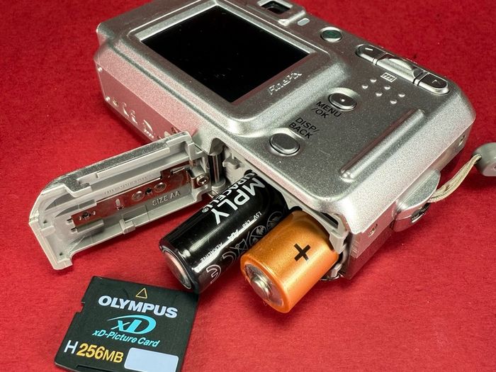 Fujifilm FinePix A500 5.1 MP Super CCD HR sensor