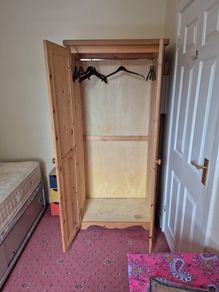 Single wardrobe