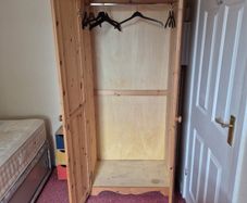 Single wardrobe