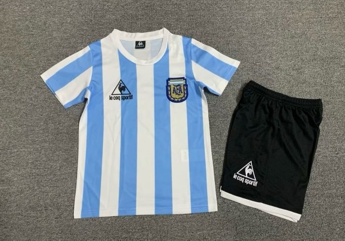 Retro football kits