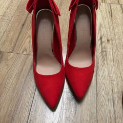 High heels size 6 red suede