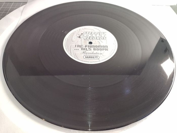 Piano Man - Revelation - Steppin' Out Records - Uk 90s Piano House Banger!