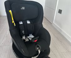 Britax Romer M i-size Universal IZOFIX carseat