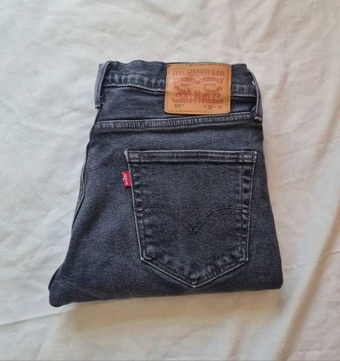levis 511 Size 32/30 zip fly stone wash Black In excellent condition