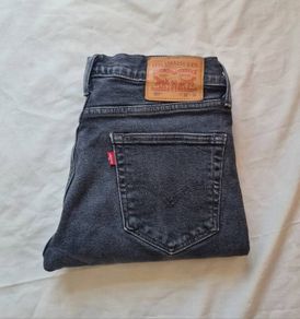 levis 511 Size 32/30 zip fly stone wash Black In excellent condition