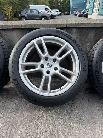 Porsche Panamera 19inch Genuine Alloy Wheels