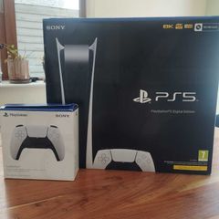 PS5 Digital Edition + 2 Controllers + Box