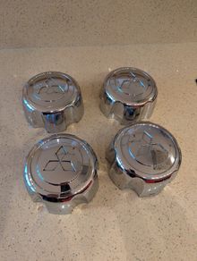 Mitsubishi Pajero hub caps