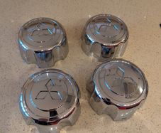 Mitsubishi Pajero hub caps