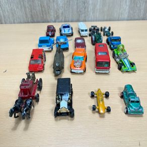 Toy Car Bundle Mixed - Husky, Tomica, Majorette, Hot Wheels etc - 19 Vehicles