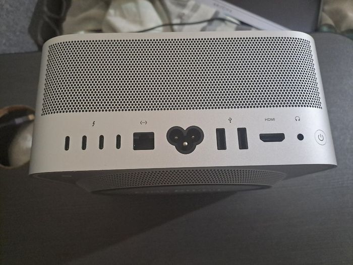 MAC Studio M2 max