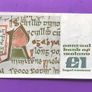 Irish one pound notes Image 5